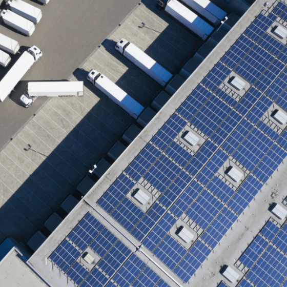 Saulės elektrinės ant logistikos įmonės stogo